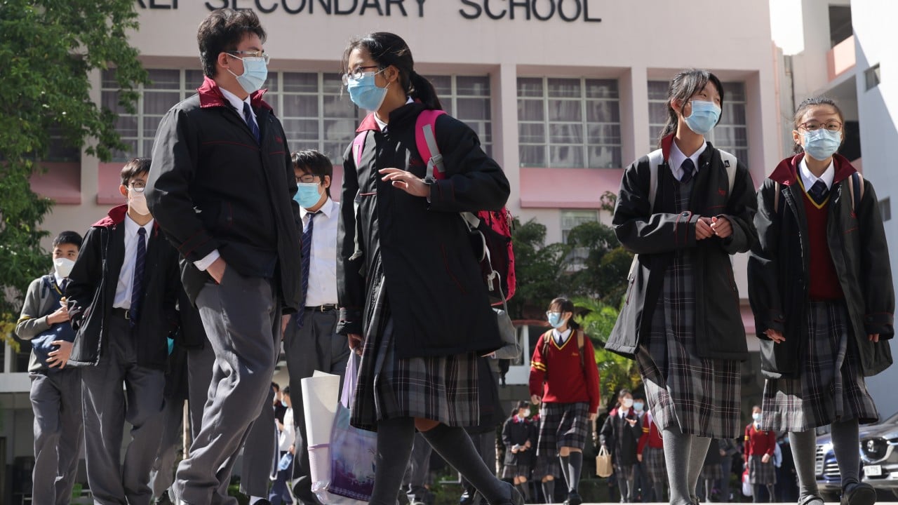 Hong Kong grant for hiring native English teachers to be based on median salaries