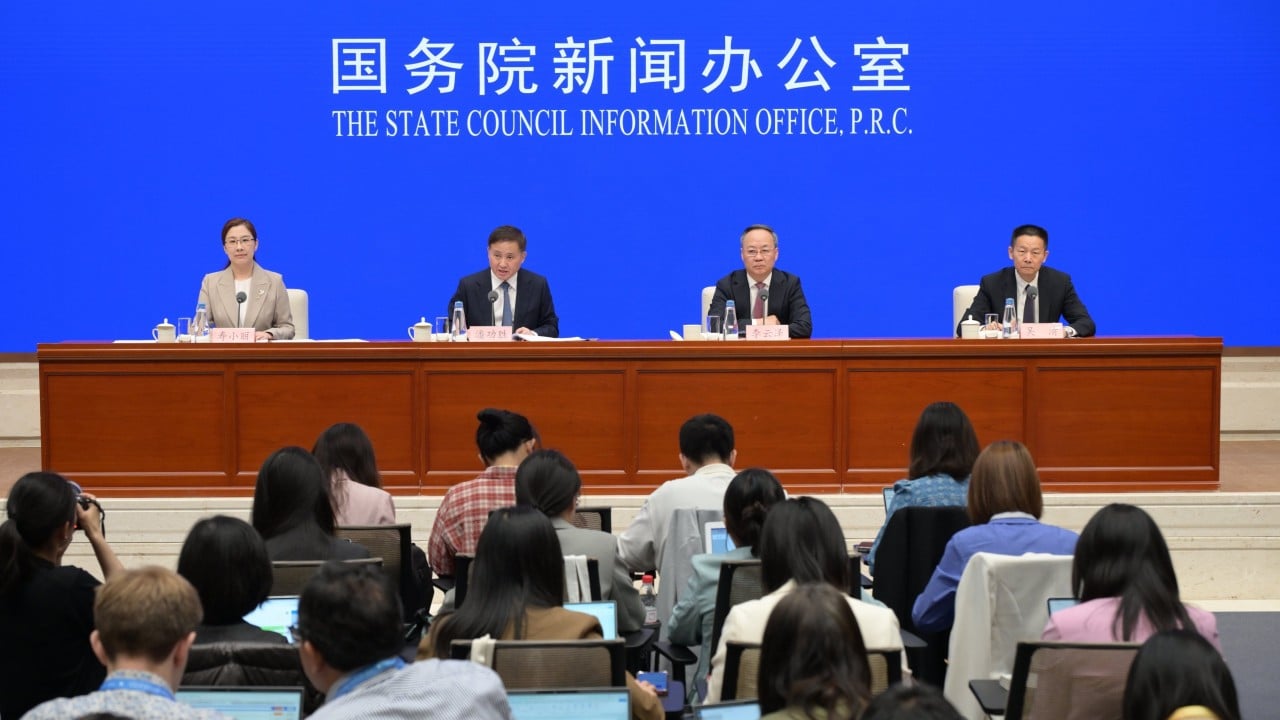 China moves to bolster its economy ahead of US trade talks