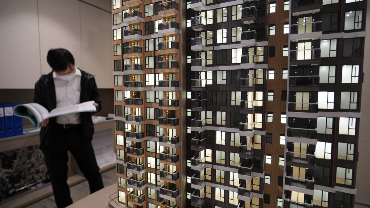 Salary freeze for Hong Kong’s cash-strapped Urban Renewal Authority