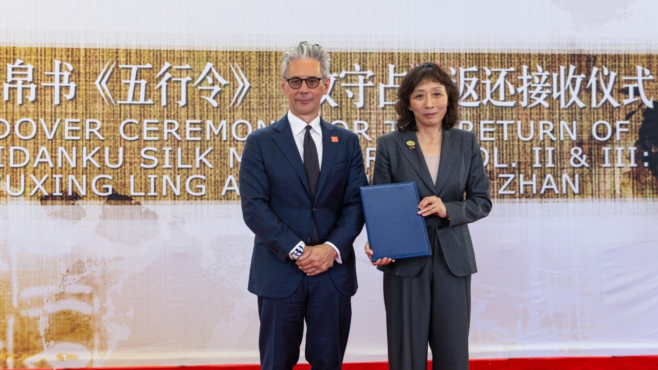 2,300-year-old Chinese silk books return to Beijing after decades in US museum
