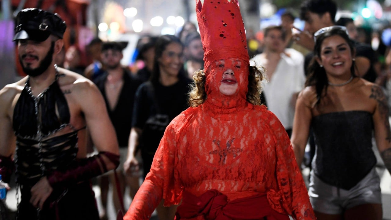 Free Lady Gaga concert in Copacabana draws massive crowds