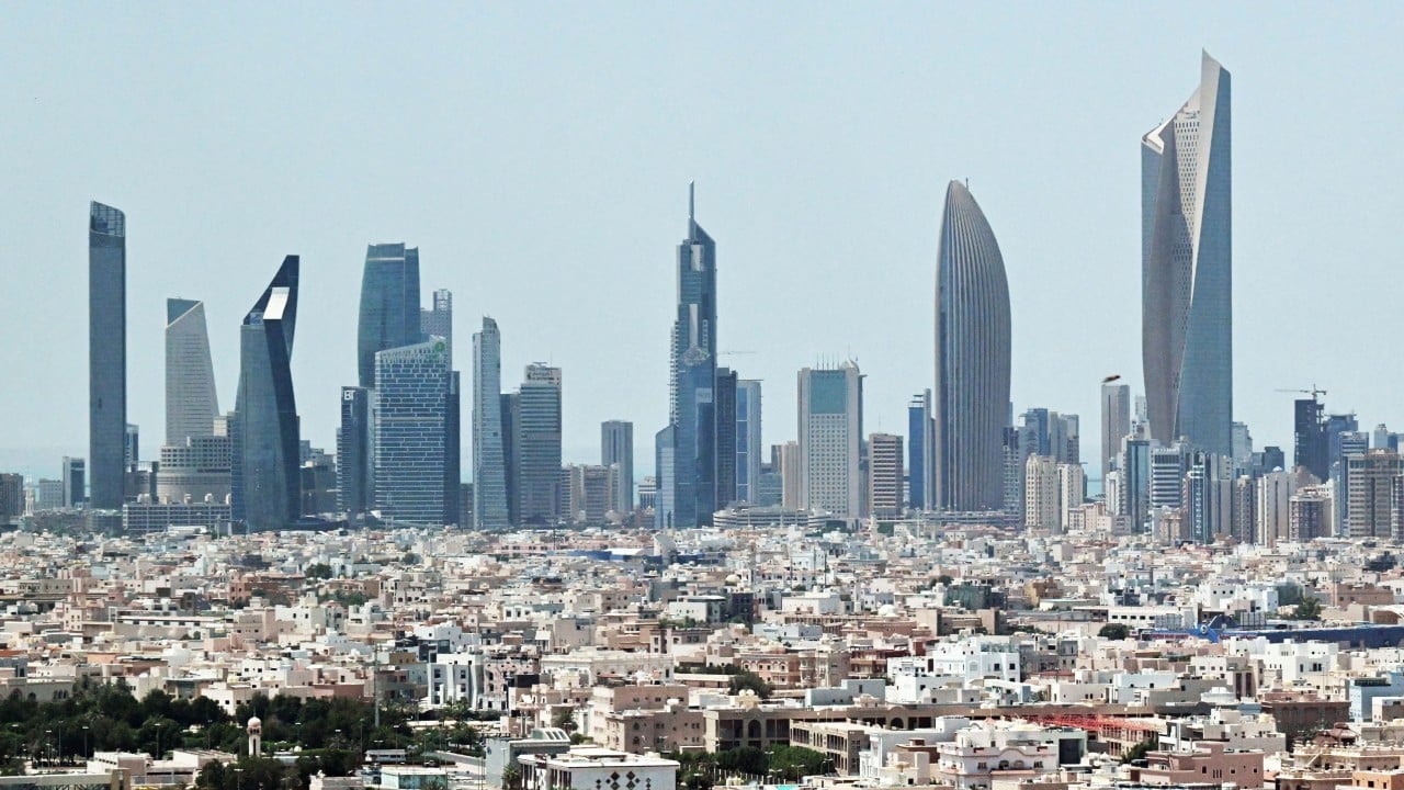 How can Hong Kong help connect mainland Chinese firms with Qatar and Kuwait?