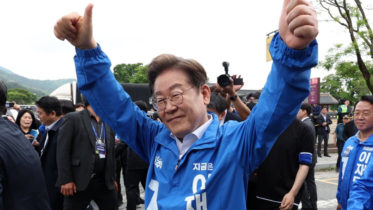 South Korea’s election front runner proposes 2-term presidency to decentralise power