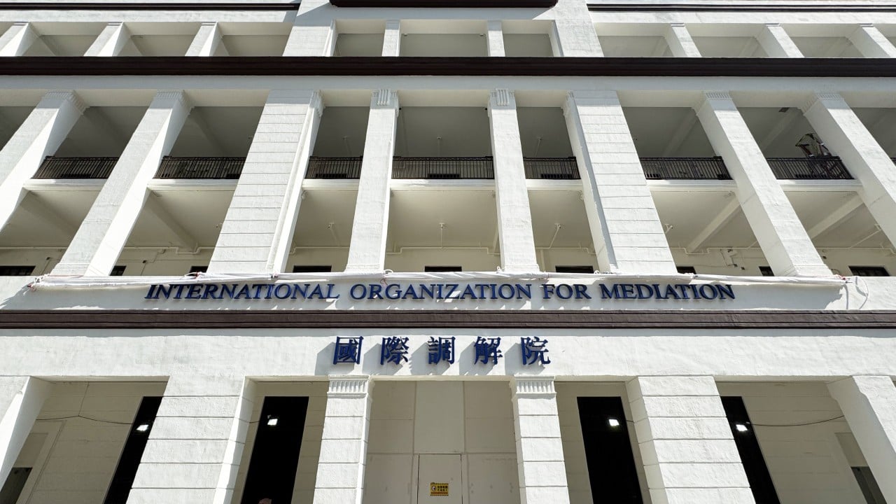 How will hosting the International Organisation for Mediation benefit Hong Kong?