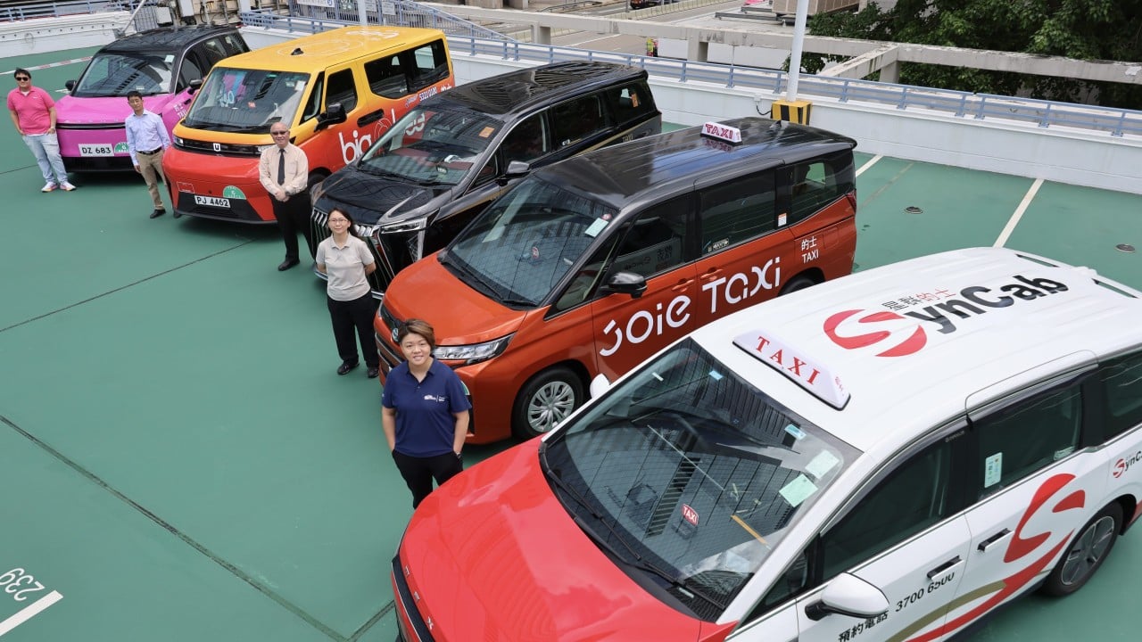 1,000 premium taxis to operate in Hong Kong in July, half the intended number