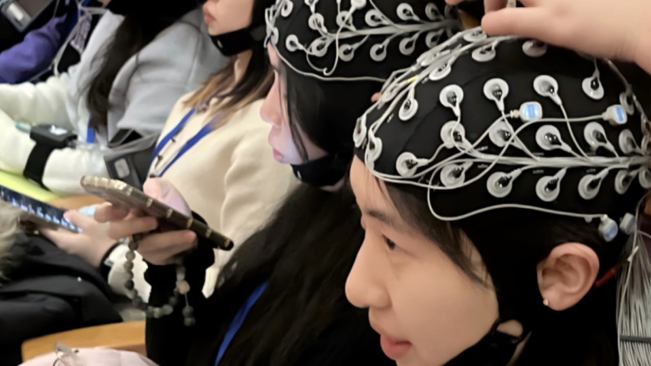Chinese brain experiment at dance performance generates goosebumps and aversion