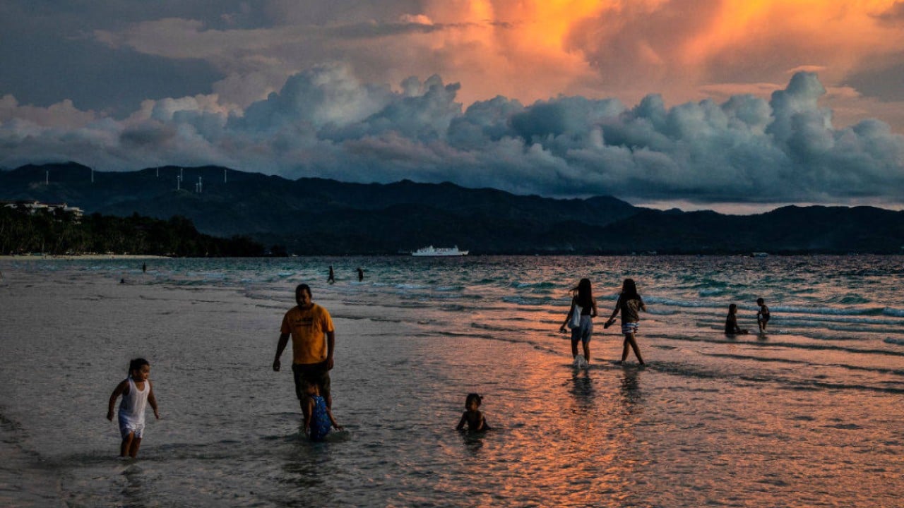 Why are tourists bypassing the Philippines for other Southeast Asian nations?