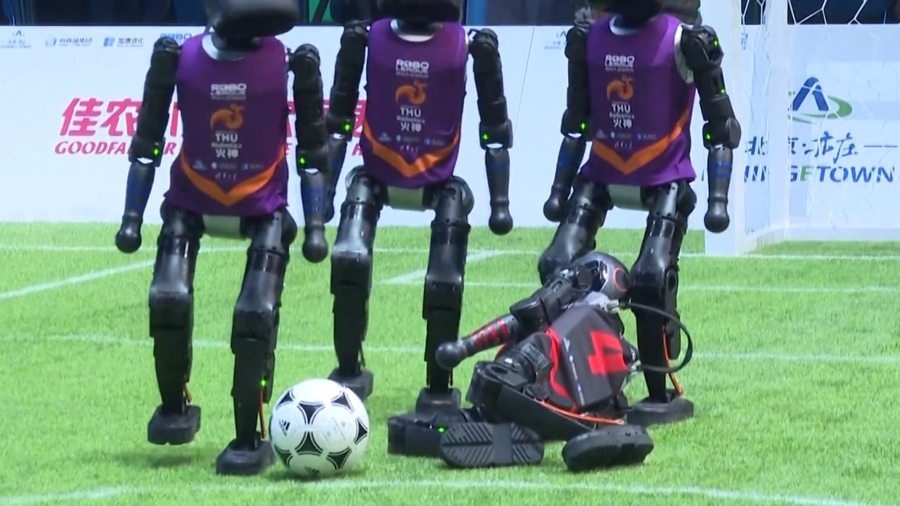 China’s first 3-on-3 autonomous AI robot football match kicks off