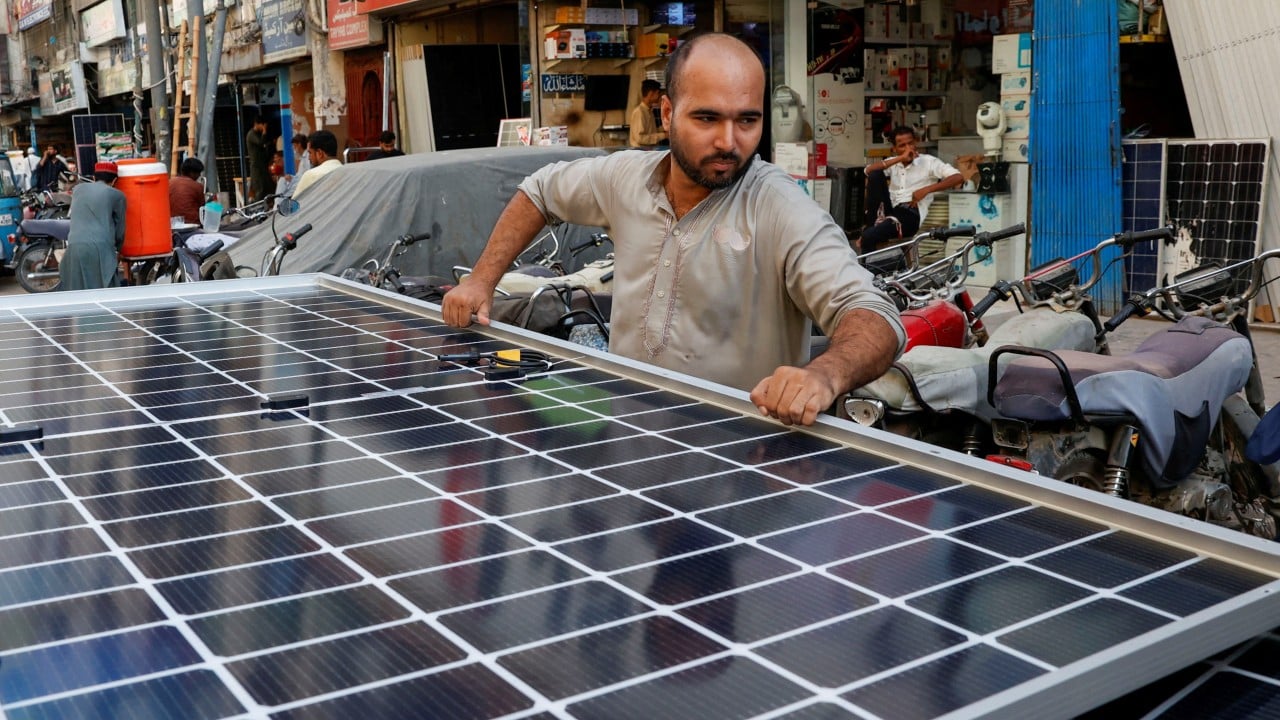 Solar power boom in Pakistan undercuts coal-fired plants built by China