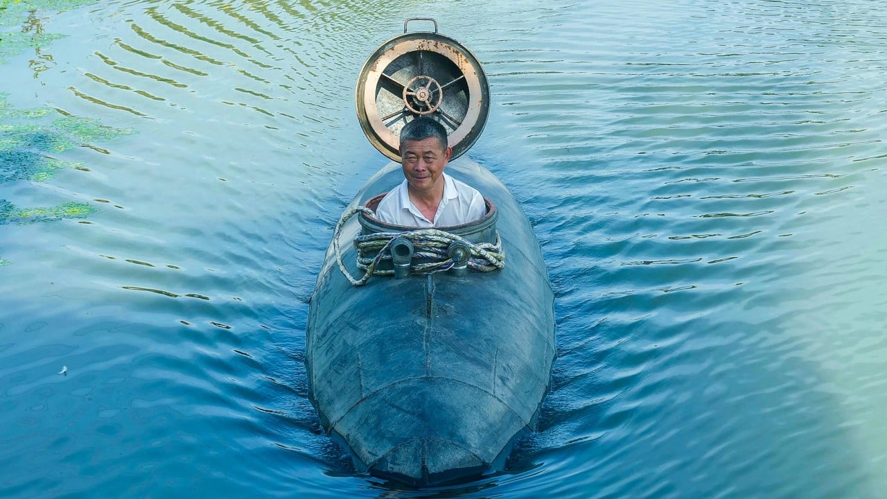Chinese farmer turns inventor with homemade 7-metre submarine