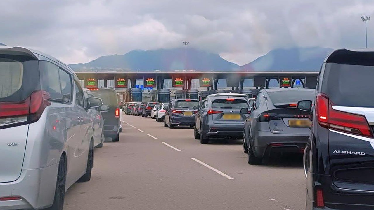 Hong Kong should keep southbound travel plan’s 100-car quota flexible: CY Leung