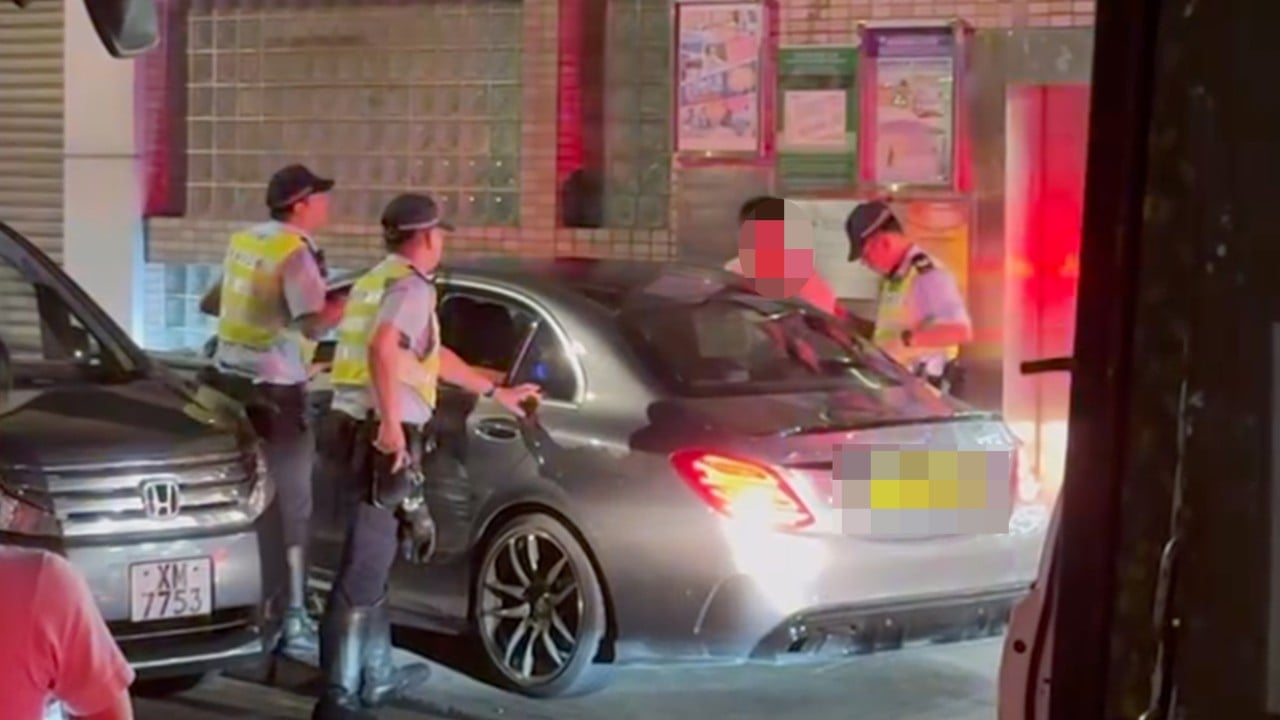 3 arrested after Hong Kong car chase uncovers drugs, weapons