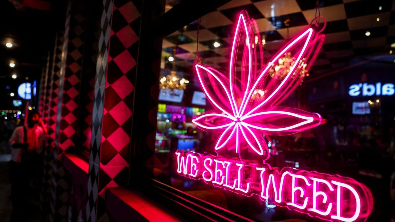 Thailand to require cannabis shops to convert into clinics staffed by doctors