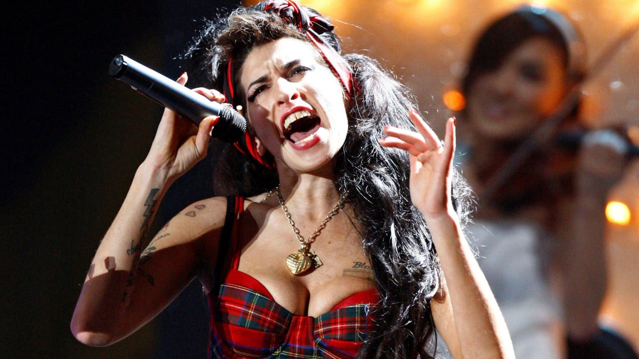 Amy Winehouse’s dad sues star’s friends for selling her clothes for US$970,000