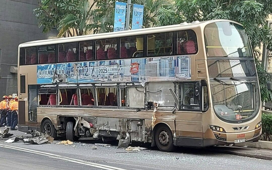 10 hurt in collision between KMB bus, rubbish truck and taxi in Hong Kong