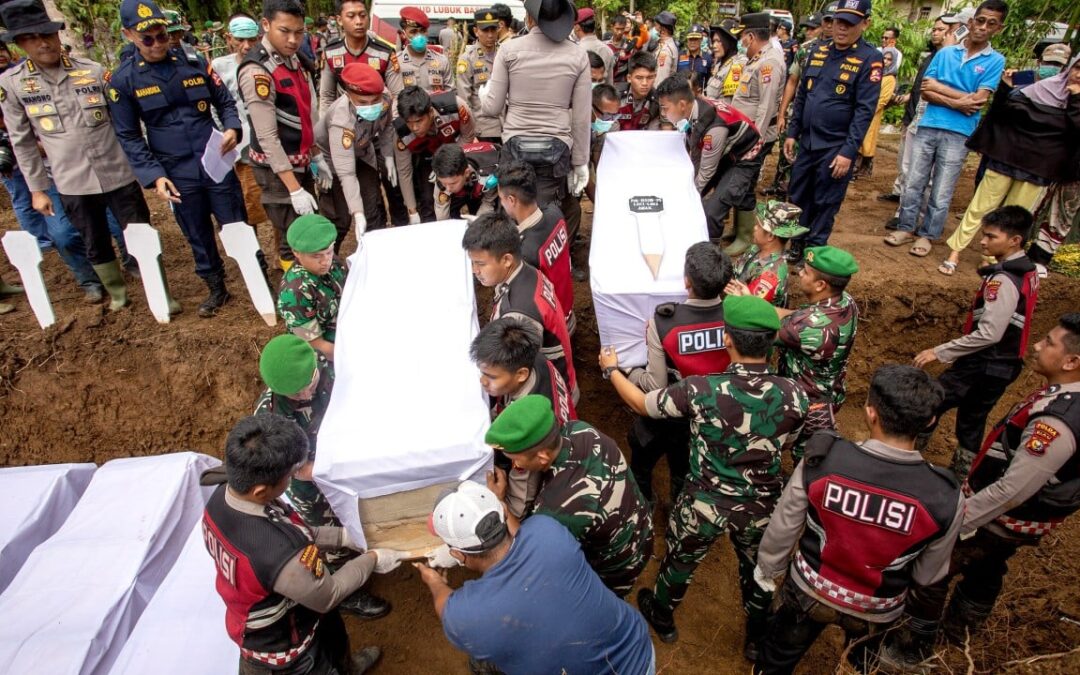 Indonesia flood death toll passes 1,000, over 200 still missing