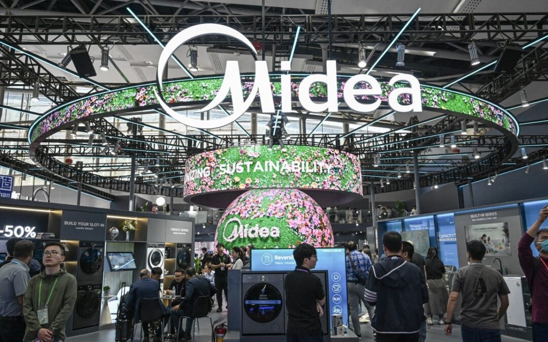 Chinese home appliance giant Midea unveils 6-arm robot for factory work