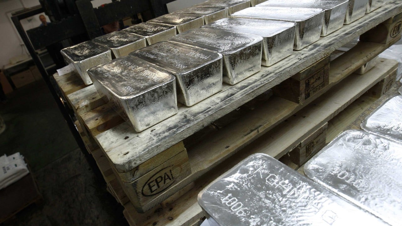 China’s January 1 silver curbs to deepen global crunch, analysts warn amid volatility