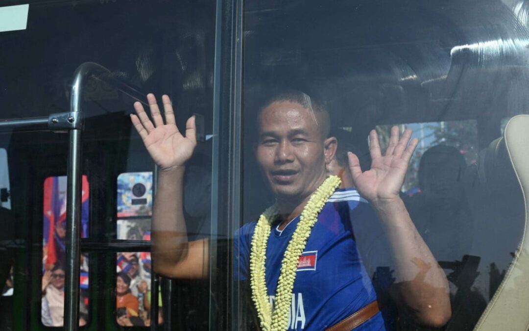 Thailand releases 18 Cambodian soldiers held since July