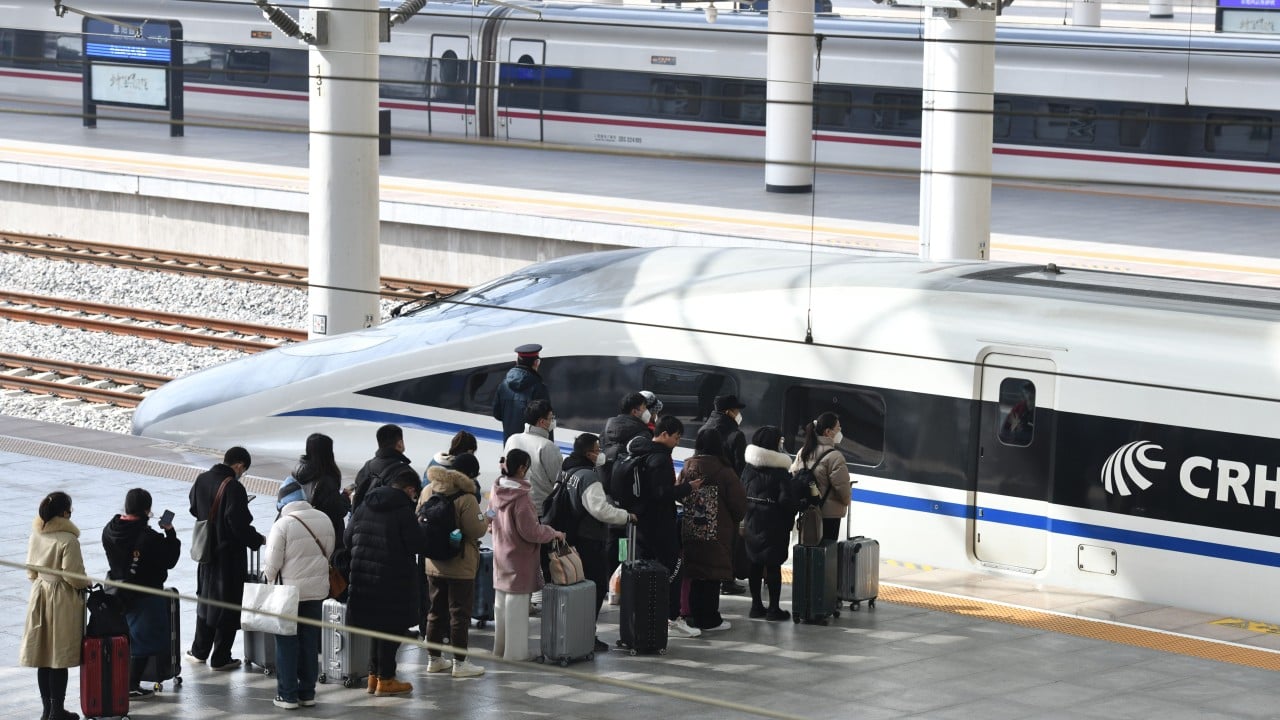 Shenzhen sets travel record as rail station handles 116 million trips in 11 months