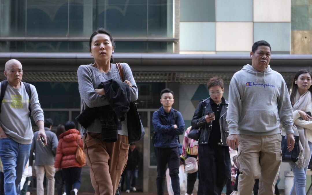 31% of Hong Kong firms to boost hiring next quarter but AI threatens junior jobs