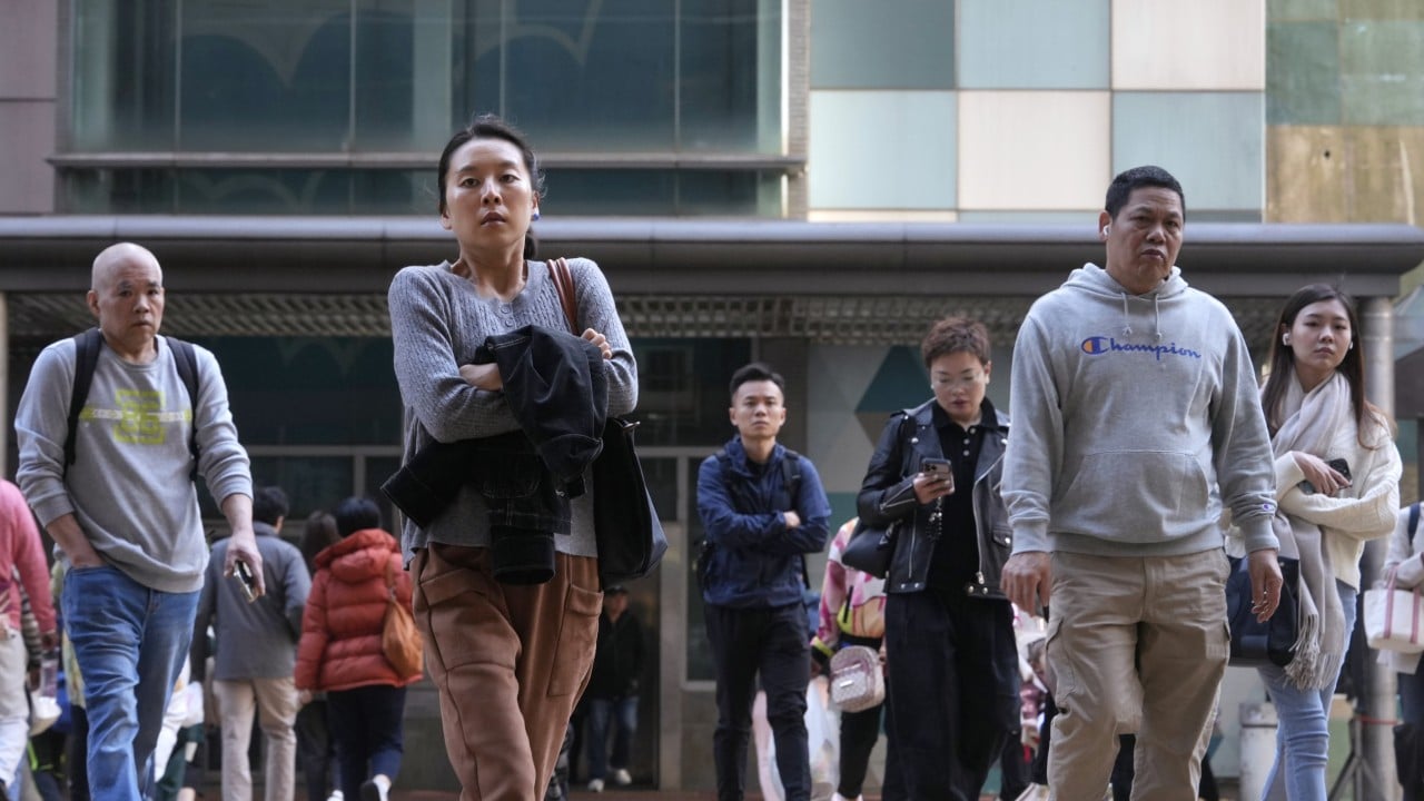 31% of Hong Kong firms to boost hiring next quarter but AI threatens junior jobs