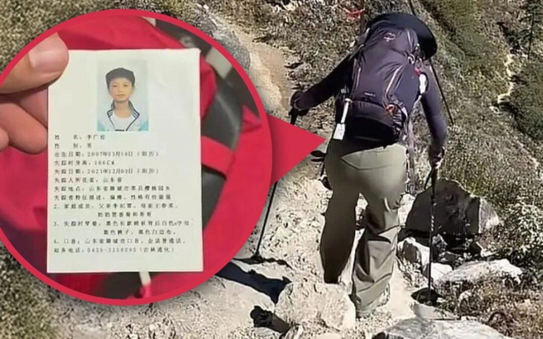 China hiker wears clothing tag to support missing children and expand search