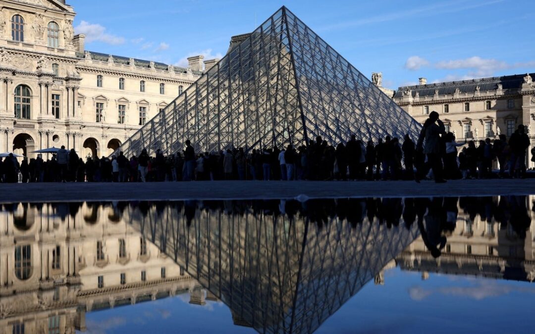 Louvre trade unions call for strike to demand renovations, better conditions