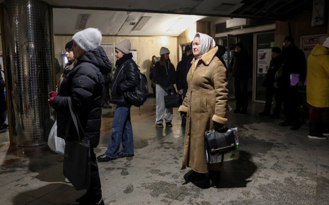 Electricity lines between Ukraine, Moldova, Romania fail, causing mass outages