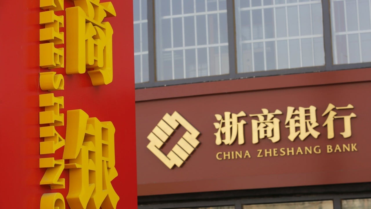 China expands oversight of major banks amid property sector risks