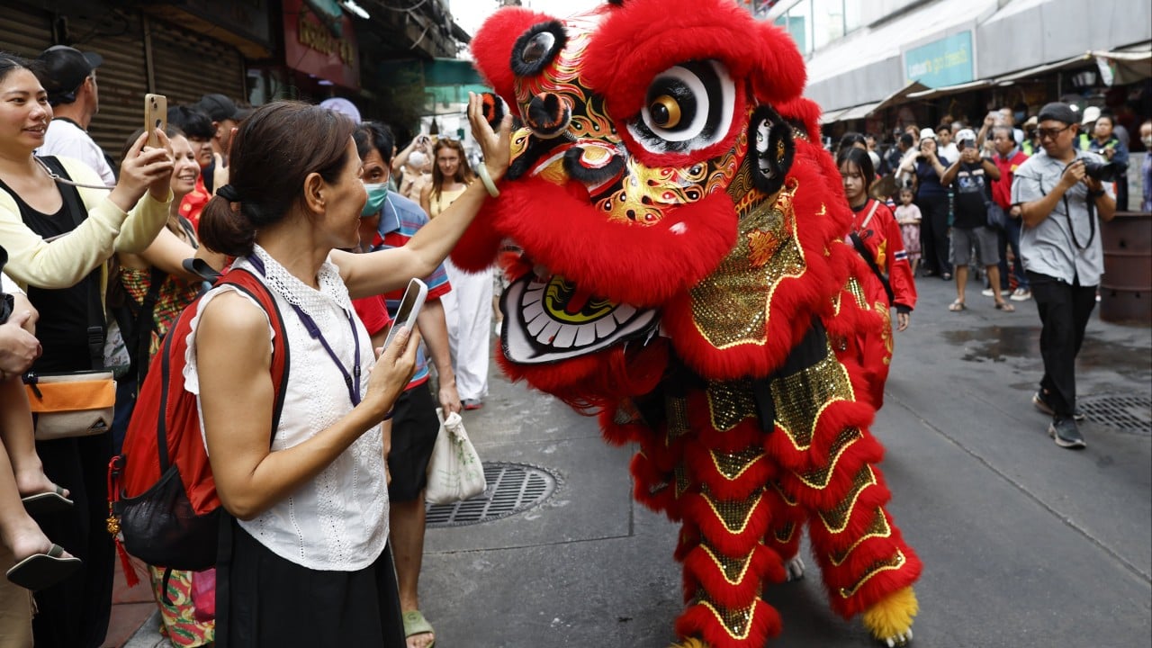 Chinese tourism to Japan plunges 50% over Lunar New Year as Thailand cashes in