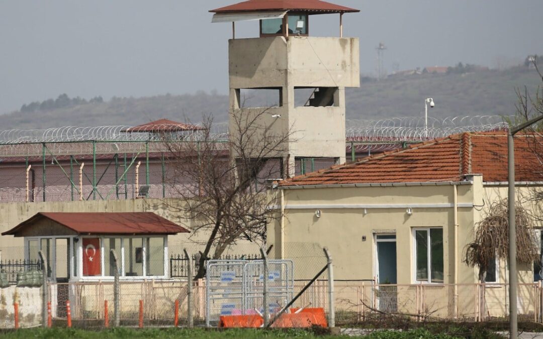 6 European activists held in Turkey while investigating prison conditions