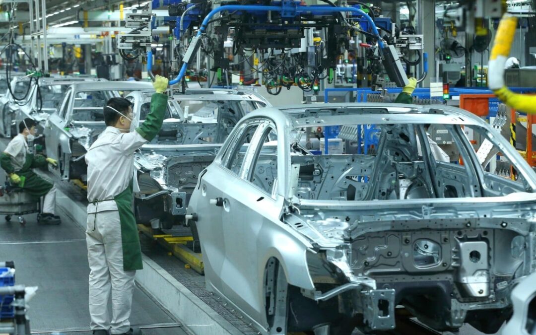 Stung by Trump’s policies, German multinationals cautiously pivot towards China