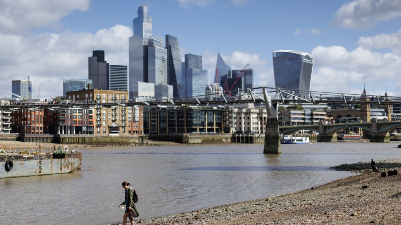 London police arrest 3 men on suspicion of spying for China