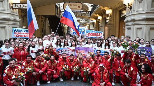 Russian Paralympians Return to a Hero’s Welcome