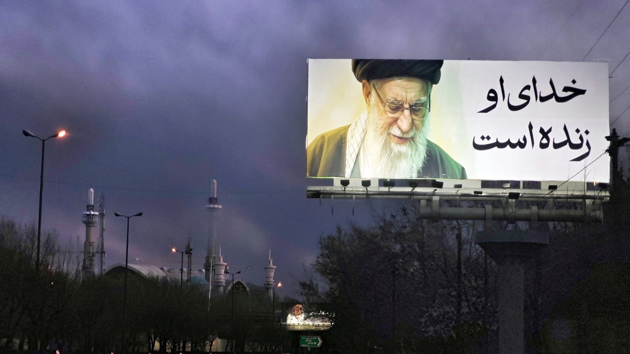 Iran delays funeral of supreme leader over crowd concerns