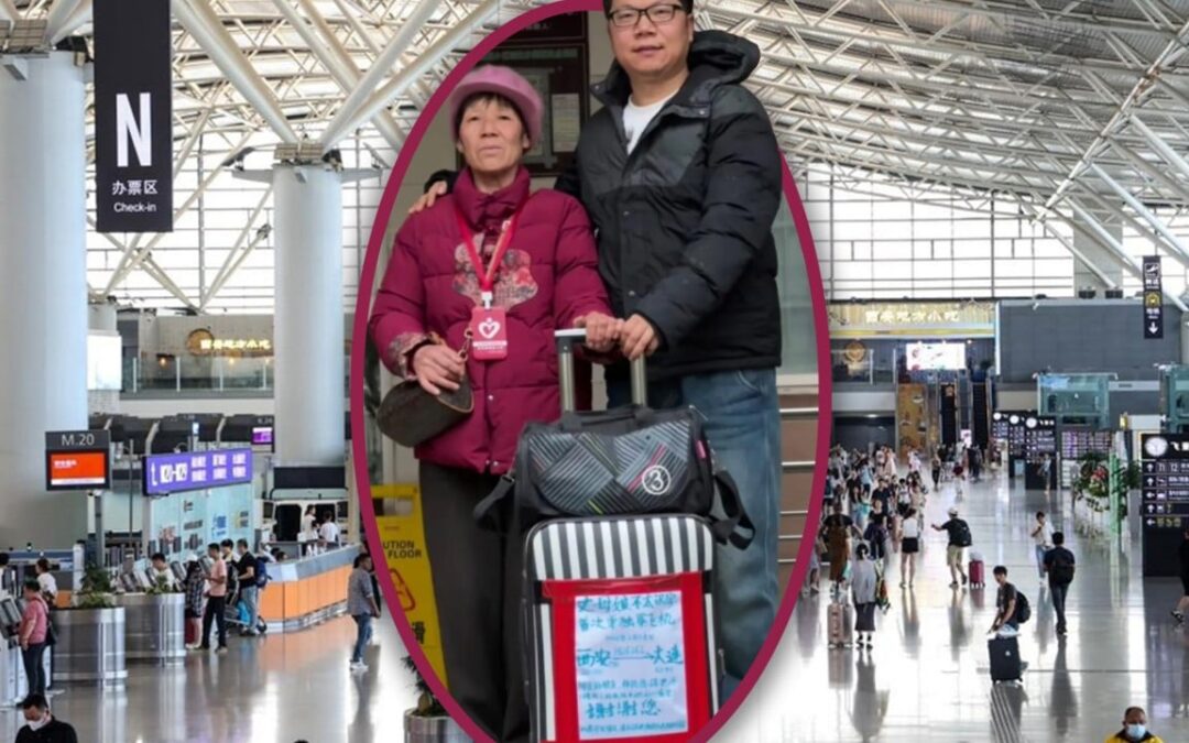 Chinese man posts a big note on mother-in-law’s suitcase to seek help for her solo travel