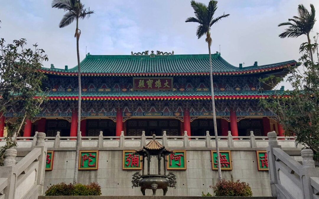 2 monks brawl during temple ceremony in Hong Kong, leaving 1 injured
