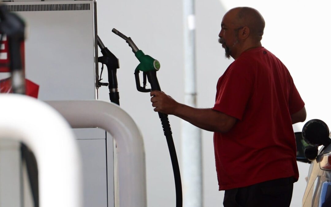 Which countries are most vulnerable as US imposes its own blockade in Persian Gulf?