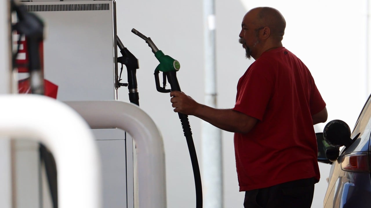 Which countries are most vulnerable as US imposes its own blockade in Persian Gulf?