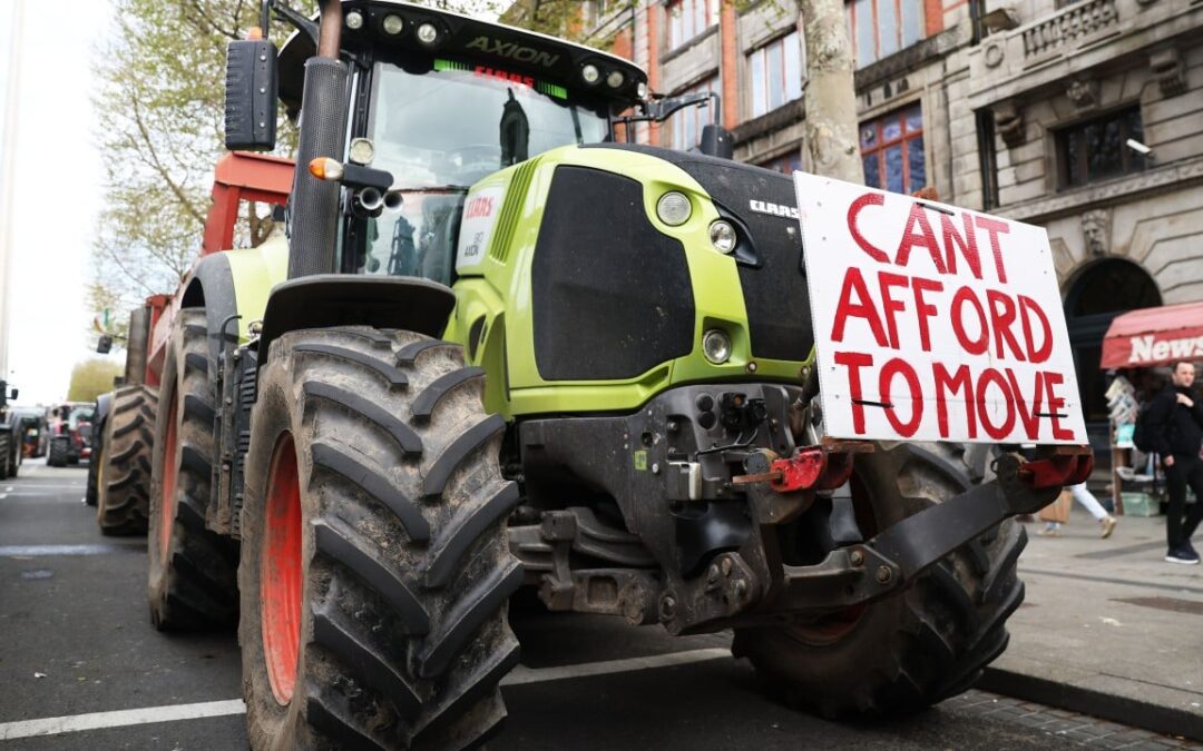 Ireland police remove farmers, blockades protesting fuel price rises