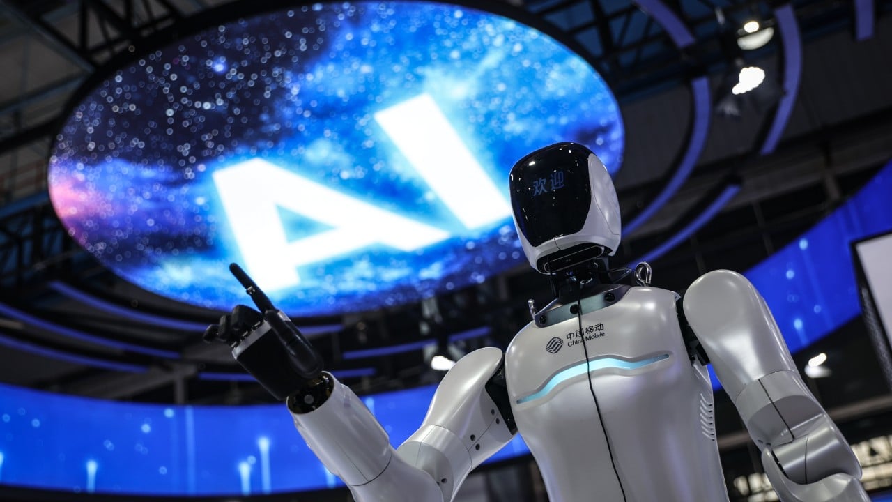 How can Beijing attract top-tier Chinese AI professionals based abroad?