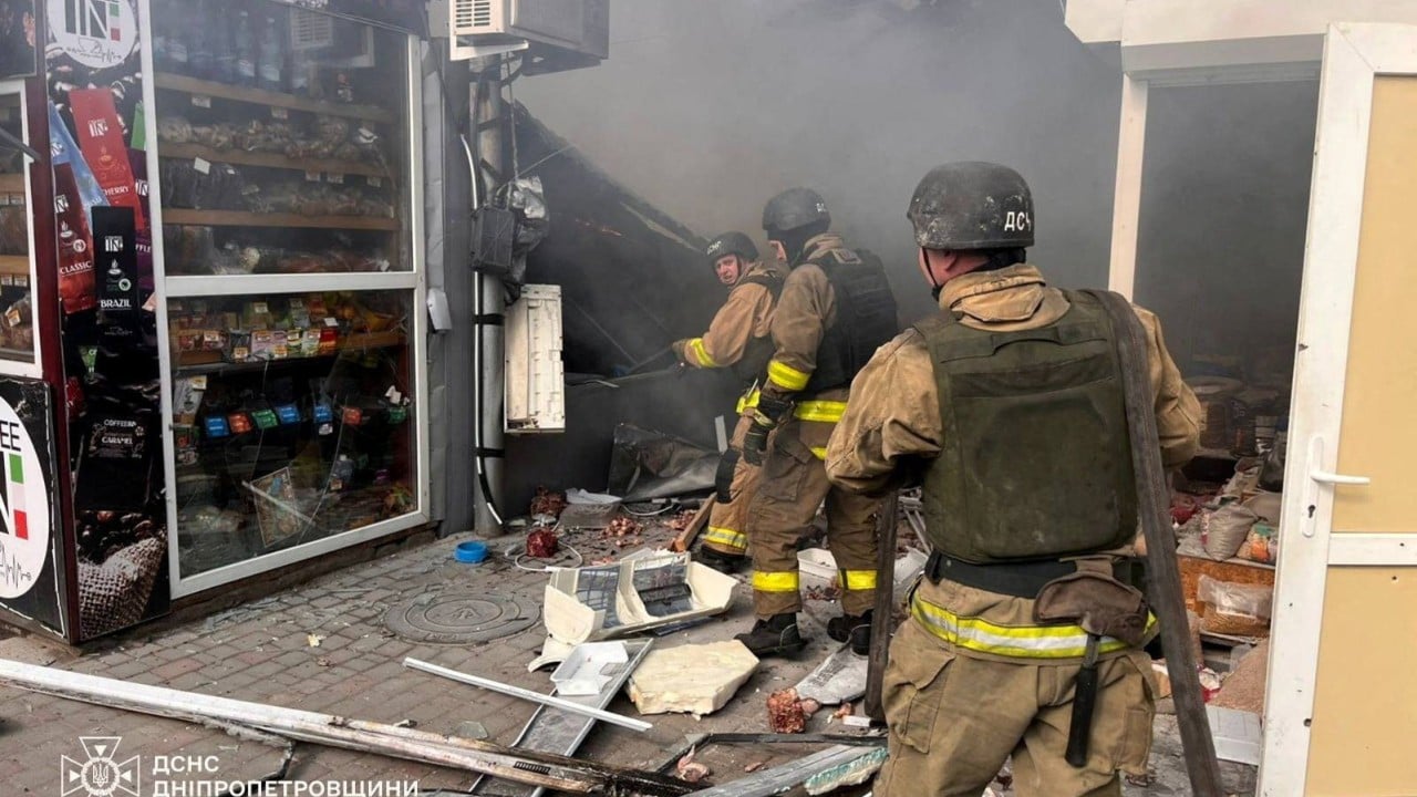 Russia, Ukraine strikes kill 10 as Zelensky travels to Turkey for talks