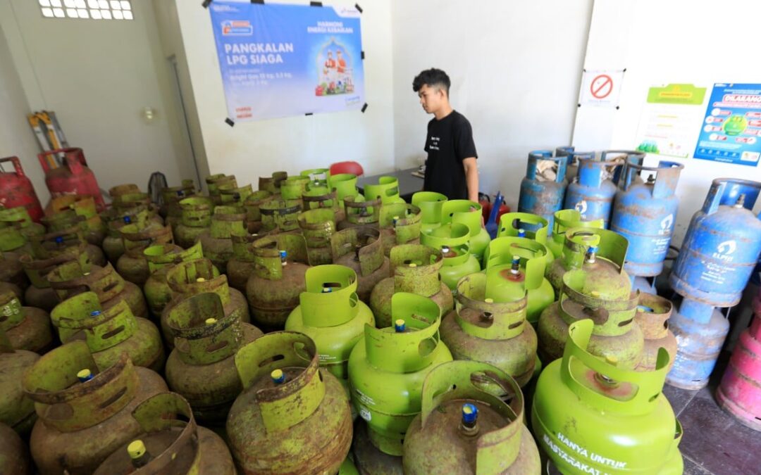 Rising fuel costs in Indonesia spark concern about tighter supplies, subsidy strain