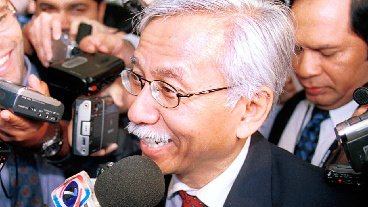 Malaysian corruption watchdog secures arrest warrant for tycoon Daim’s sons