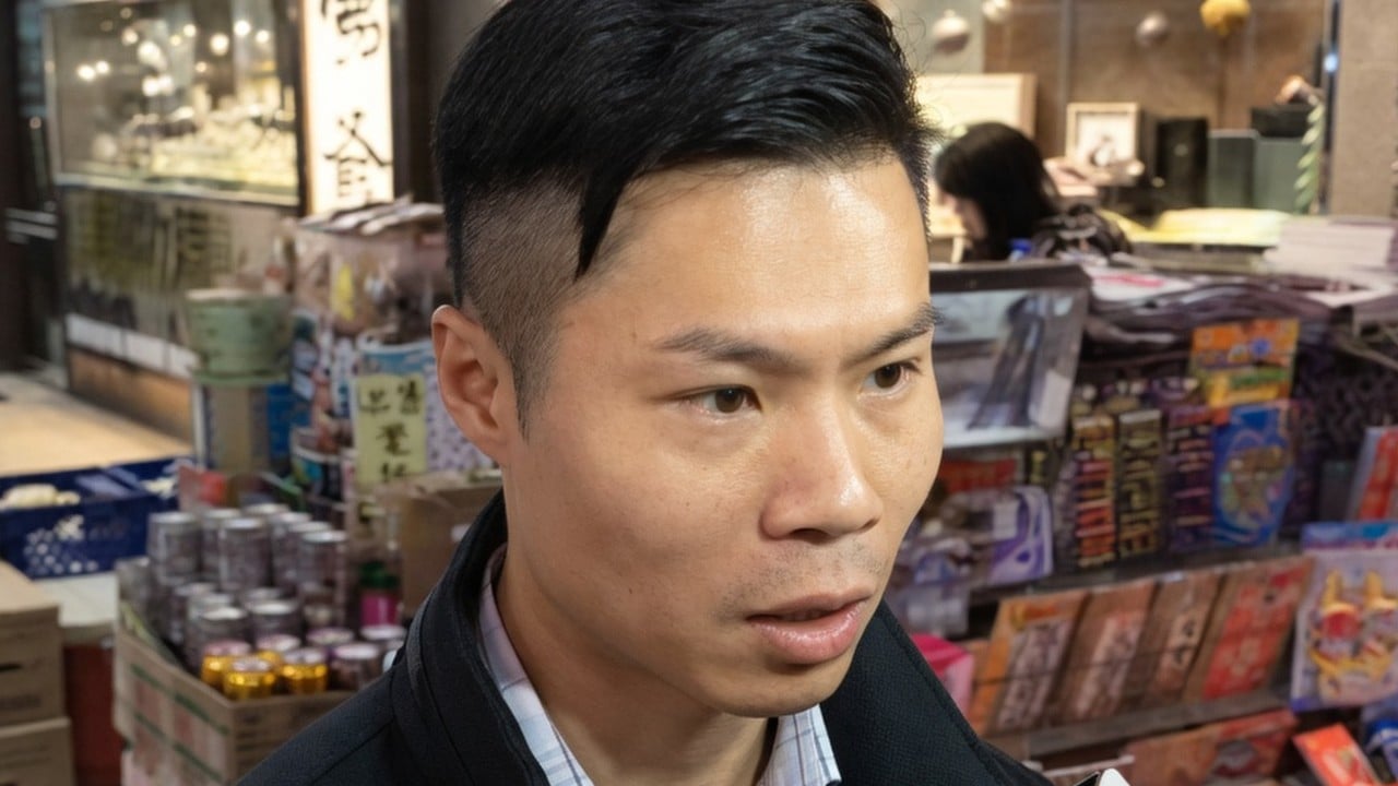Top police officer gets 2½ years in jail for taking HK$1.1 million in ...