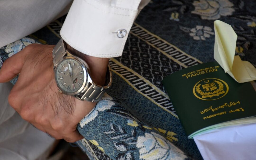 UAE deports Pakistani Shiites: jobs lost and savings frozen amid Iran war