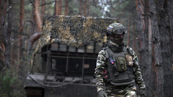 Russian Army Gives Food to Civilians in Konstantinovka As Town Awaits Liberation – Russian Commander