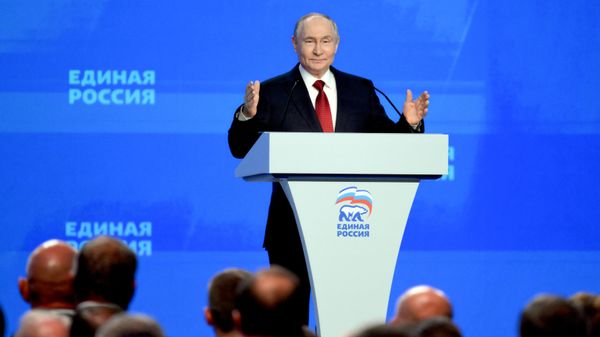 Putin: Russia Stands Firm Thanks to Its People