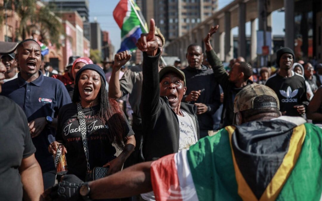 South Africa anti-migrant demos draw thousands, plus huge police presence